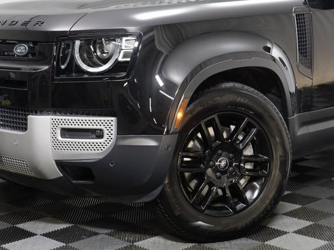 Used 2025 Land Rover Defender 110 S image 3