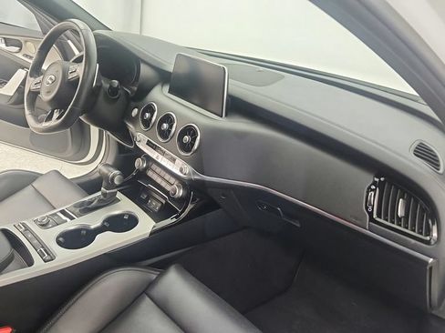 Used 2021 Kia Stinger GT1 RWD image 26