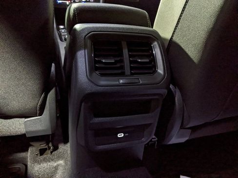 New 2026 Volkswagen Taos SE image 25