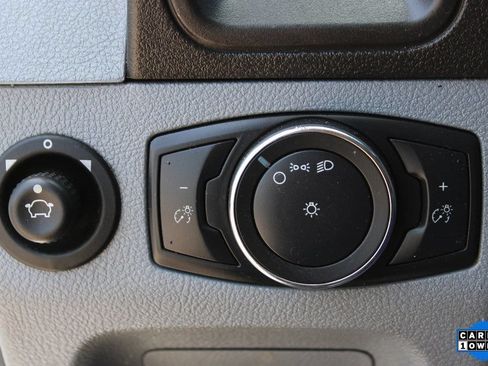 Used 2019 Ford Transit 250 138 RWD image 18