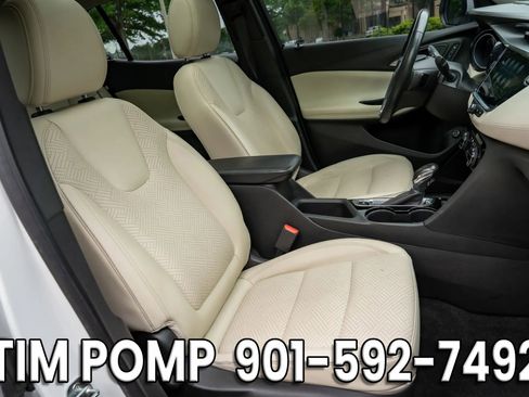Used 2022 Buick Encore GX Essence w/ Advanced Technology Package FWD image 17