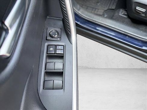 Used 2021 Toyota RAV4 XLE w/ Convenience Package AWD/4WD image 11