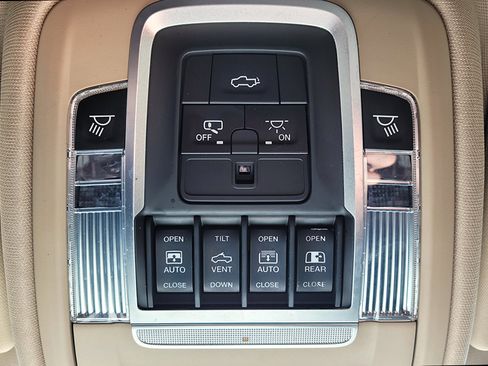 Used 2019 RAM 1500 Laramie image 14