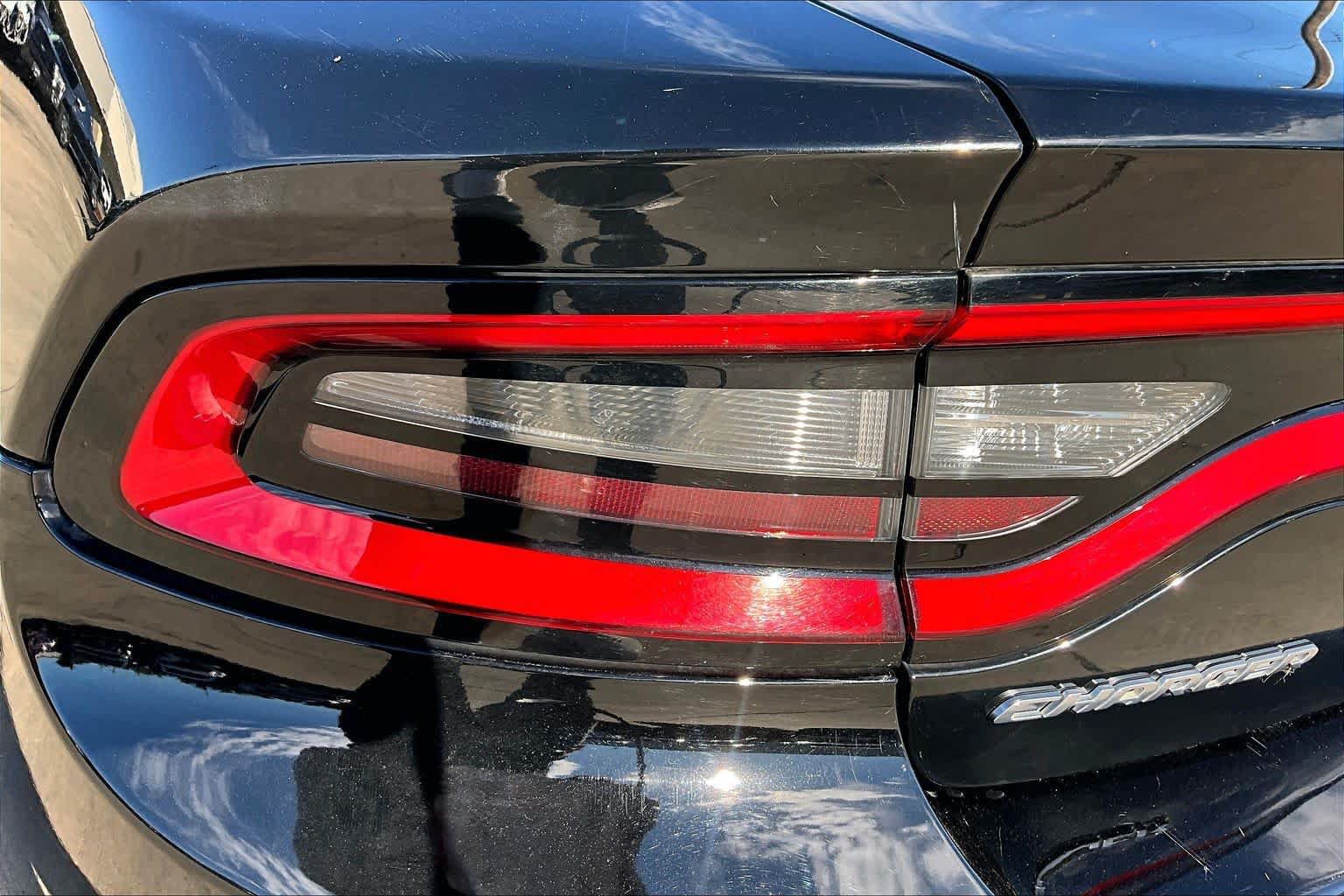 Used 2017 Dodge Charger SE RWD image 28