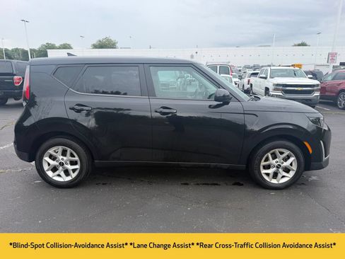 Used 2023 Kia Soul LX w/ Option Group 015 FWD image 6