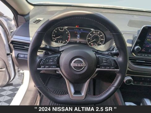 Used 2024 Nissan Altima 2.5 SR AWD/4WD image 17