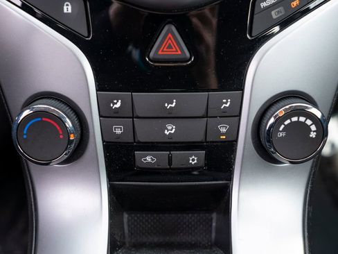 Certified 2013 Chevrolet Cruze LT image 25