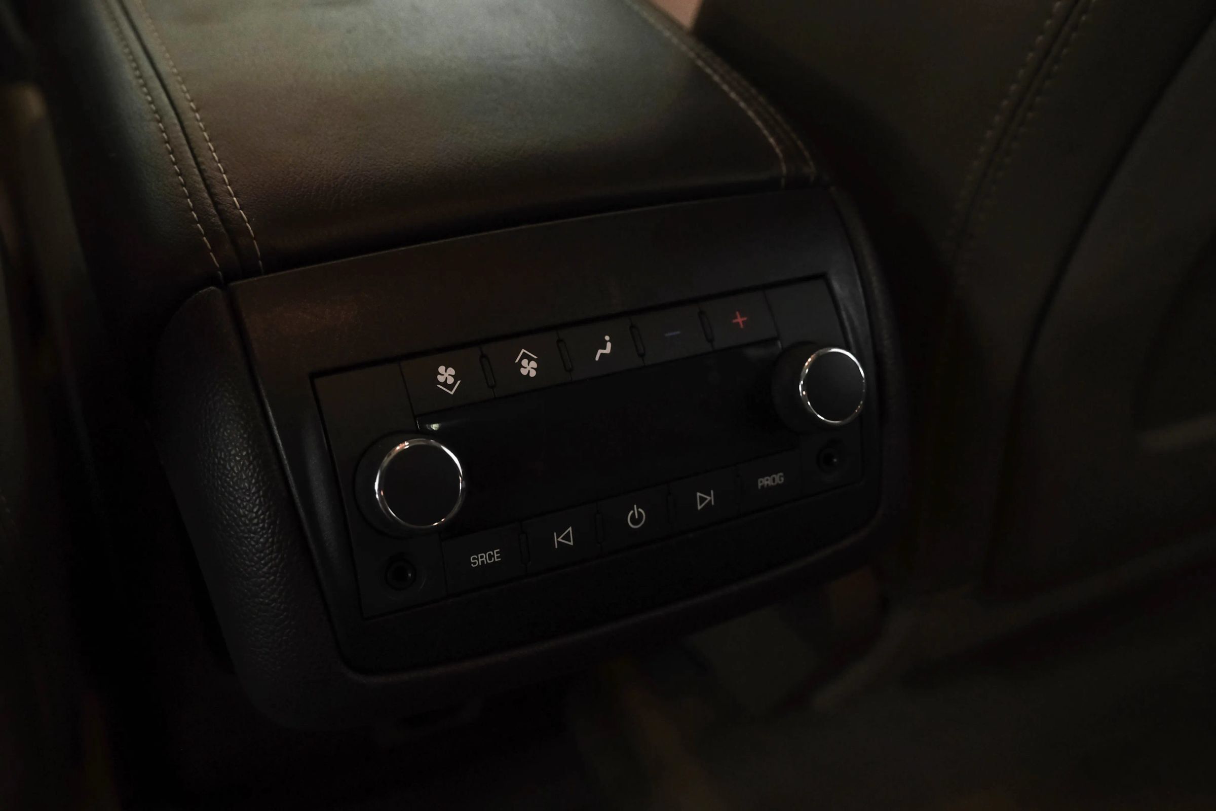 Used 2015 GMC Acadia Denali FWD image 32