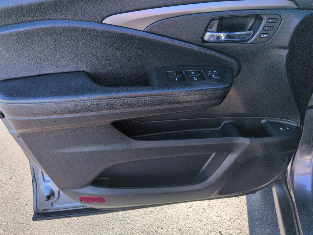 Used 2021 Honda Pilot Special Edition image 10