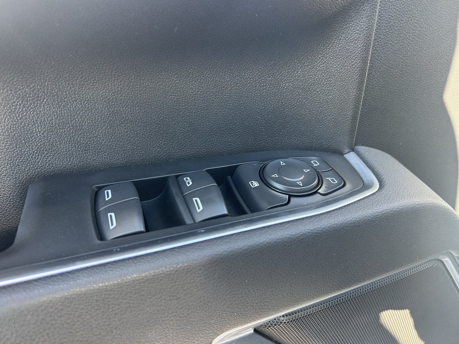 Certified 2026 Chevrolet Silverado 1500 LT AWD/4WD image 29