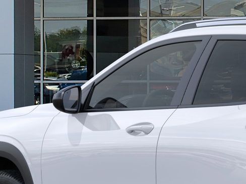 New 2026 Chevrolet Trax ACTIV w/ Sunroof Package FWD image 12