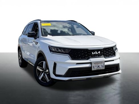 Certified 2022 Kia Sorento S w/ Panoramic Sunroof Package FWD image 2