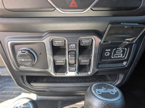 Used 2018 Jeep Wrangler Unlimited Sport S image 18