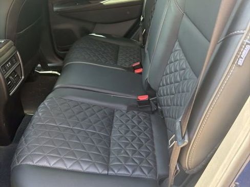 Used 2020 Nissan Murano Platinum w/ Cargo Package image 3