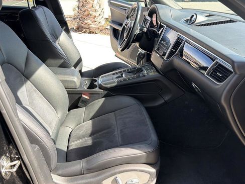 Used 2017 Porsche Macan AWD image 13