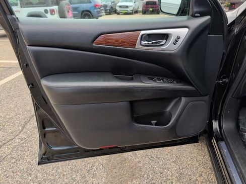 Used 2017 Nissan Pathfinder Platinum w/ Cargo Package AWD/4WD image 16