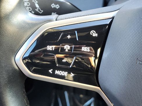 Used 2022 Volkswagen ID.4 Pro S image 32