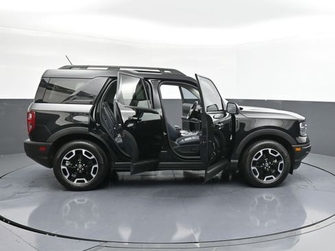 Used 2023 Ford Bronco Sport Outer Banks w/ Tech Package AWD/4WD image 44