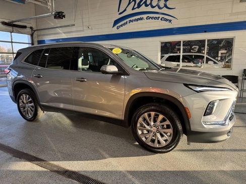 Used 2025 Buick Enclave Preferred image 14