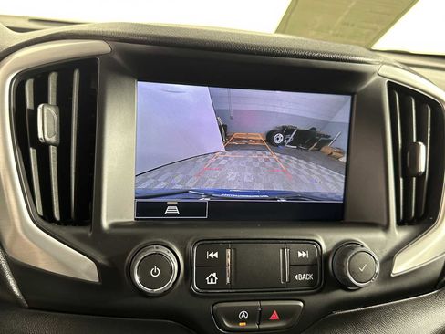 Used 2024 GMC Terrain SLT image 20