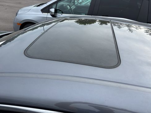 Used 2019 Lexus ES 300h w/ Premium Package FWD image 16