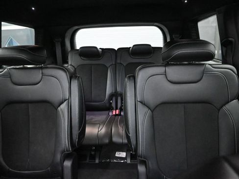 Used 2023 Jeep Grand Cherokee L Laredo RWD image 17