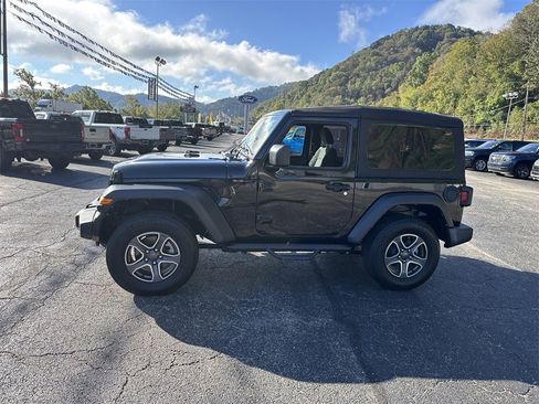 Used 2022 Jeep Wrangler Sport S image 7