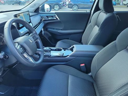 New 2026 Mitsubishi Outlander ES FWD image 17