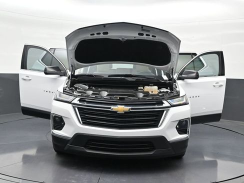 Used 2023 Chevrolet Traverse LS FWD image 36