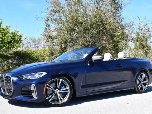 Used 2024 BMW M440i Convertible w/ Premium Package image 21