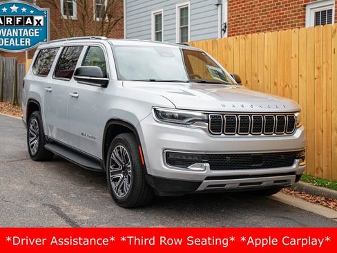 Used 2024 Jeep Wagoneer L Series II image 3