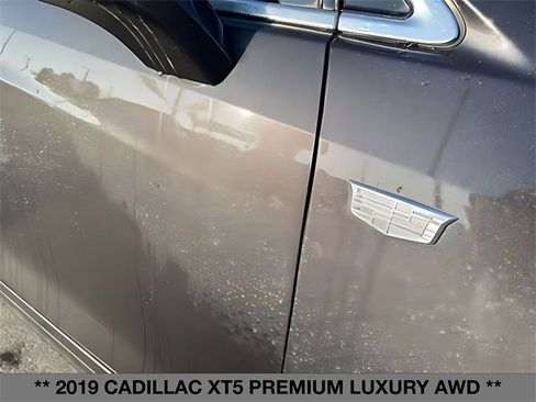 Used 2019 Cadillac XT5 Premium Luxury w/ LPO, Black Ice Package image 11