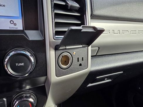Used 2019 Ford F250 Lariat w/ Chrome Package AWD/4WD image 26