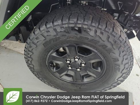 Used 2023 Jeep Gladiator Mojave w/ Cold Weather Group image 24