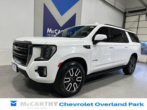 Used 2023 GMC Yukon XL AT4 w/ Technology Package AWD/4WD image 9