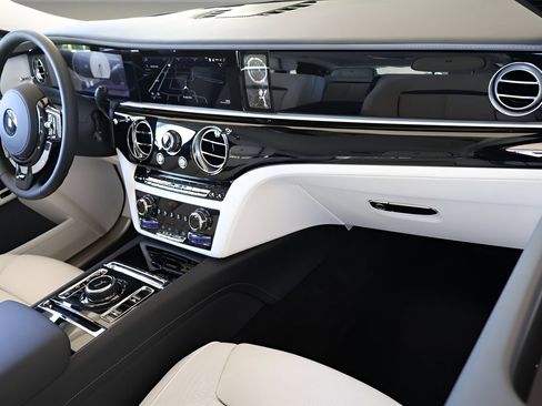 New 2027 Rolls-Royce Ghost AWD/4WD image 25