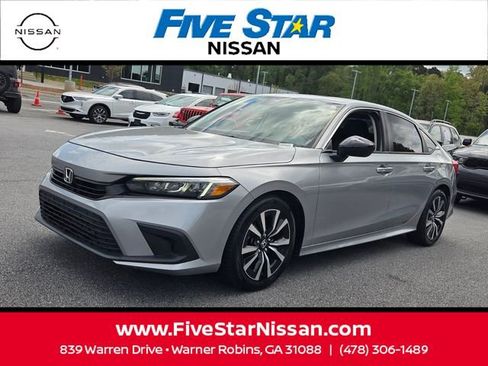 Used 2023 Honda Civic EX image 3