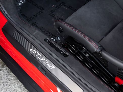 Certified 2025 Porsche 911 GT3 RS RWD image 39