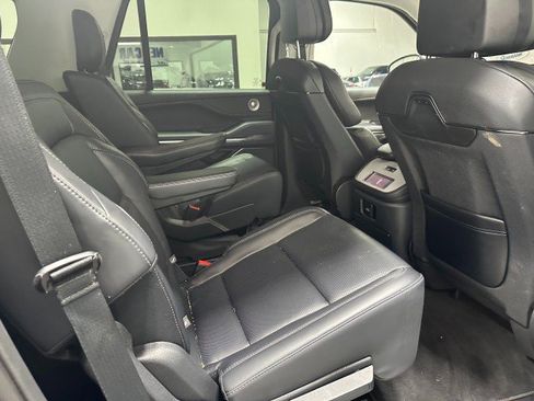 Used 2025 Lincoln Navigator Reserve AWD/4WD image 25