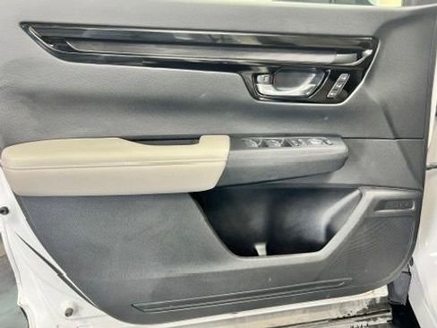Used 2024 Honda CR-V EX-L image 16