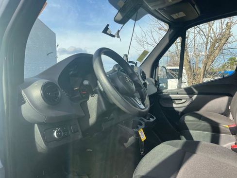 Used 2019 Mercedes-Benz Sprinter 170 image 12