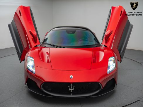 Used 2023 Maserati MC20 Coupe image 10