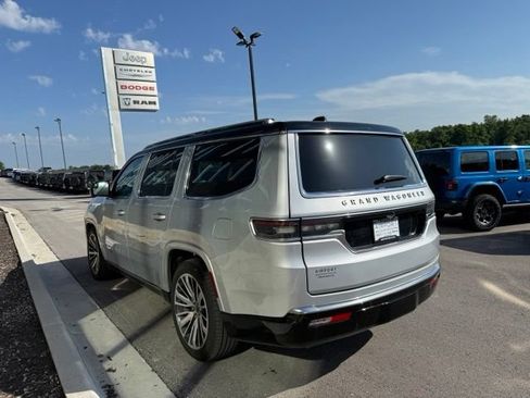 Used 2025 Jeep Grand Wagoneer 4WD w/ 8-Passenger Seating Package image 5