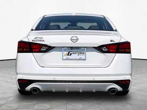 Used 2025 Nissan Altima 2.5 SL FWD image 6