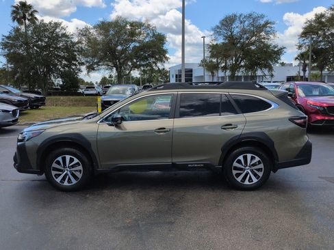 Used 2025 Subaru Outback Premium AWD/4WD image 7