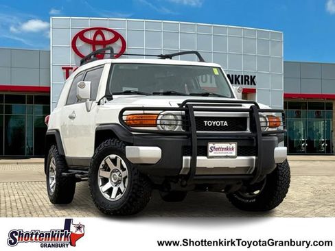 Used 2014 Toyota FJ Cruiser 4WD w/ Convenience Package image 1