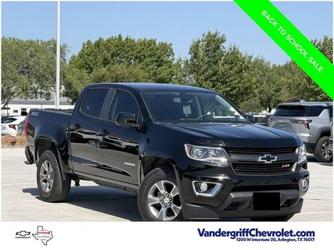 Used 2019 Chevrolet Colorado Z71 AWD/4WD image 2