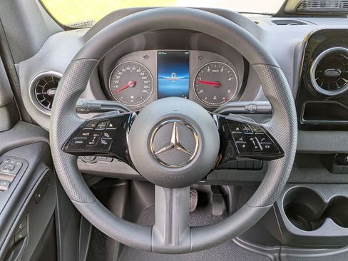 New 2025 Mercedes-Benz Sprinter 2500 image 19