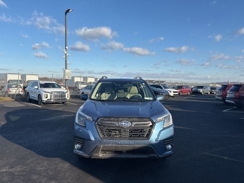 Used 2022 Subaru Forester Limited image 8
