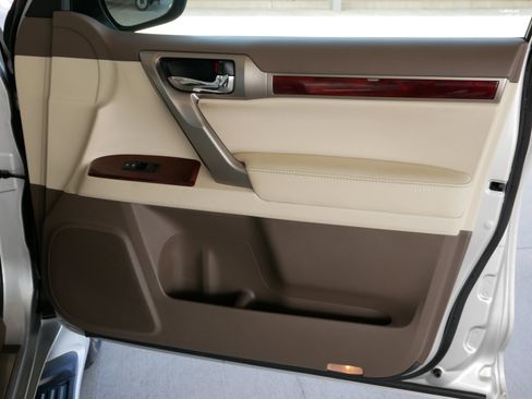 Used 2012 Lexus GX 460 image 12